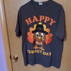 Happy Turkey Day Graphic T-Shirt - Thanksgiving - Size L Large - EUC - Very Soft